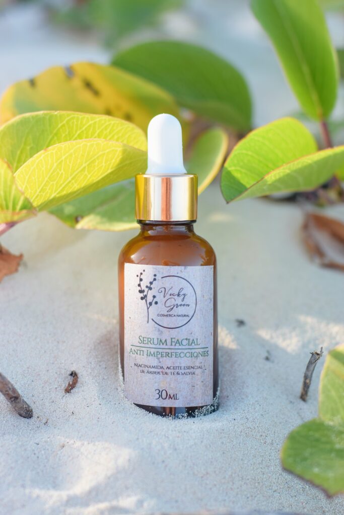 Belleza sostenible: Descubre cómo Vicky Green transforma la cosmética natural en un compromiso ambiental. DIY, envases biodegradables y prácticas eco-friendly te esperan.